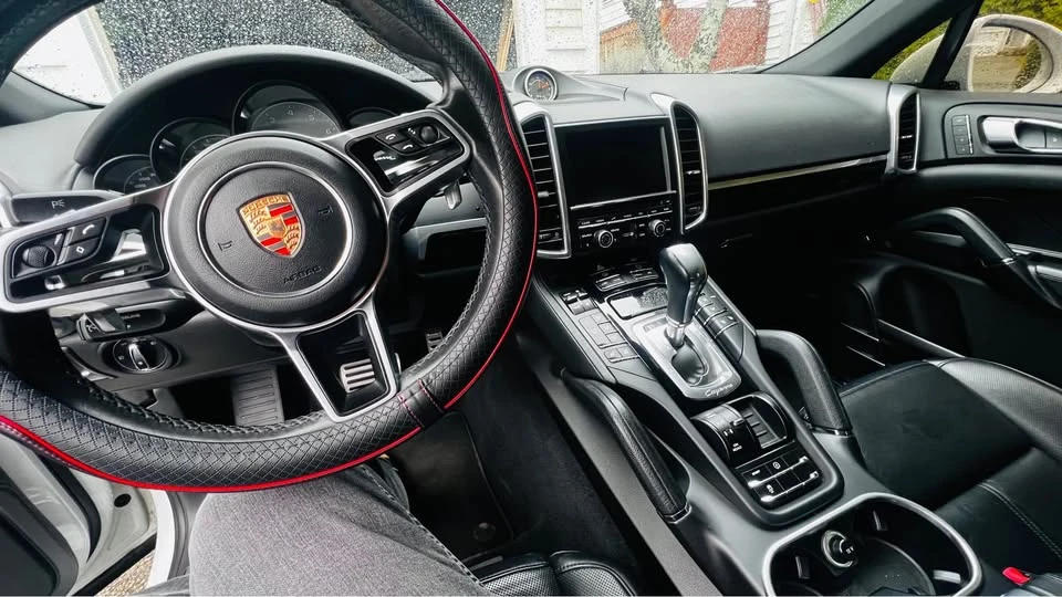 2015 Porsche 958 Cayenne S - Image 12 of 14