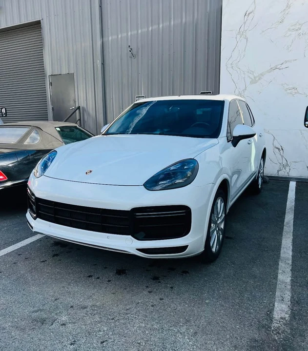 2015 Porsche 958 Cayenne S - Image 2 of 14