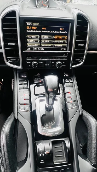 2015 Porsche 958 Cayenne S - Image 5 of 14