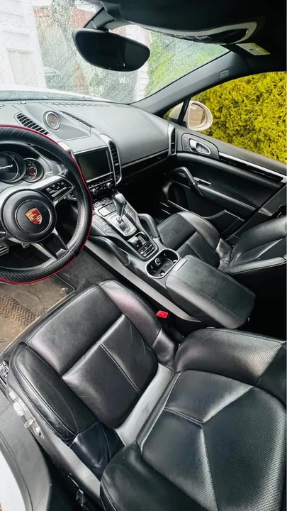 2015 Porsche 958 Cayenne S - Image 13 of 14