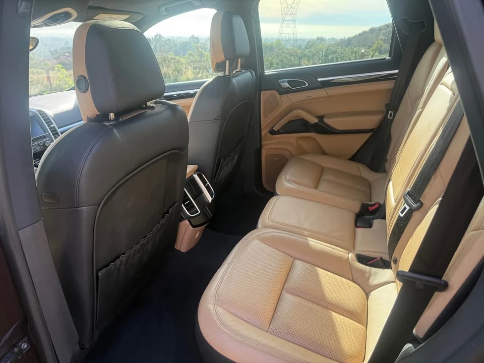 2015 Porsche 958 Cayenne S - Image 12 of 15