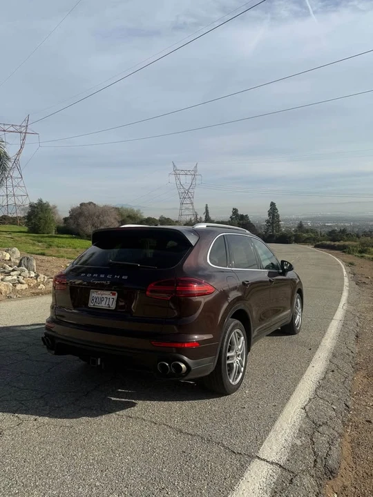 2015 Porsche 958 Cayenne S - Image 4 of 15