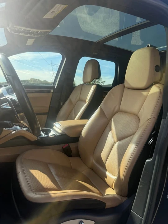 2015 Porsche 958 Cayenne S - Image 9 of 15