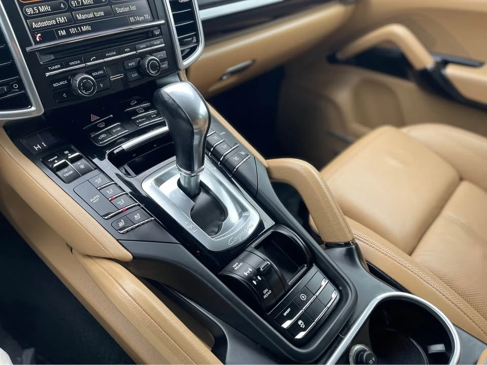 2015 Porsche 958 Cayenne S - Image 12 of 20