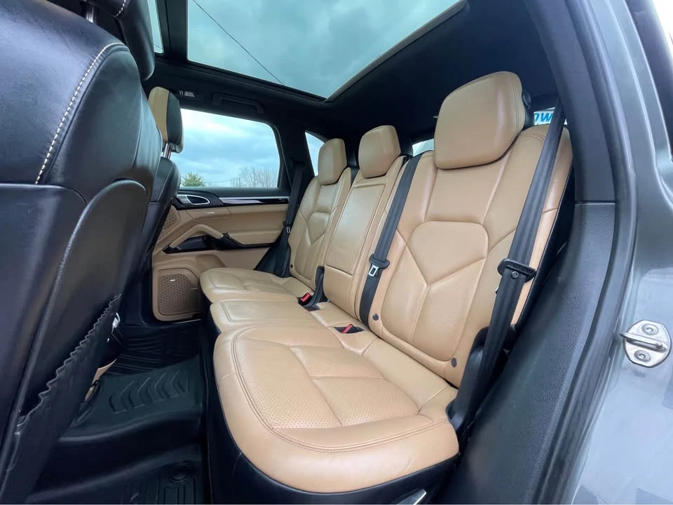 2015 Porsche 958 Cayenne S - Image 14 of 20