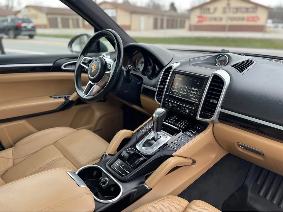 2015 Porsche 958 Cayenne S - Image 10 of 20