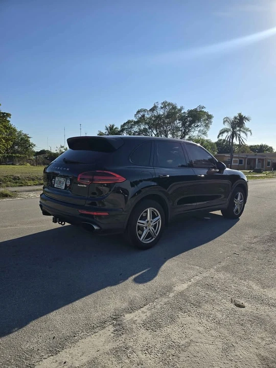2015 Porsche 958 Cayenne S - Image 5 of 11