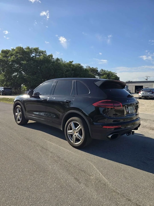 2015 Porsche 958 Cayenne S - Image 7 of 11