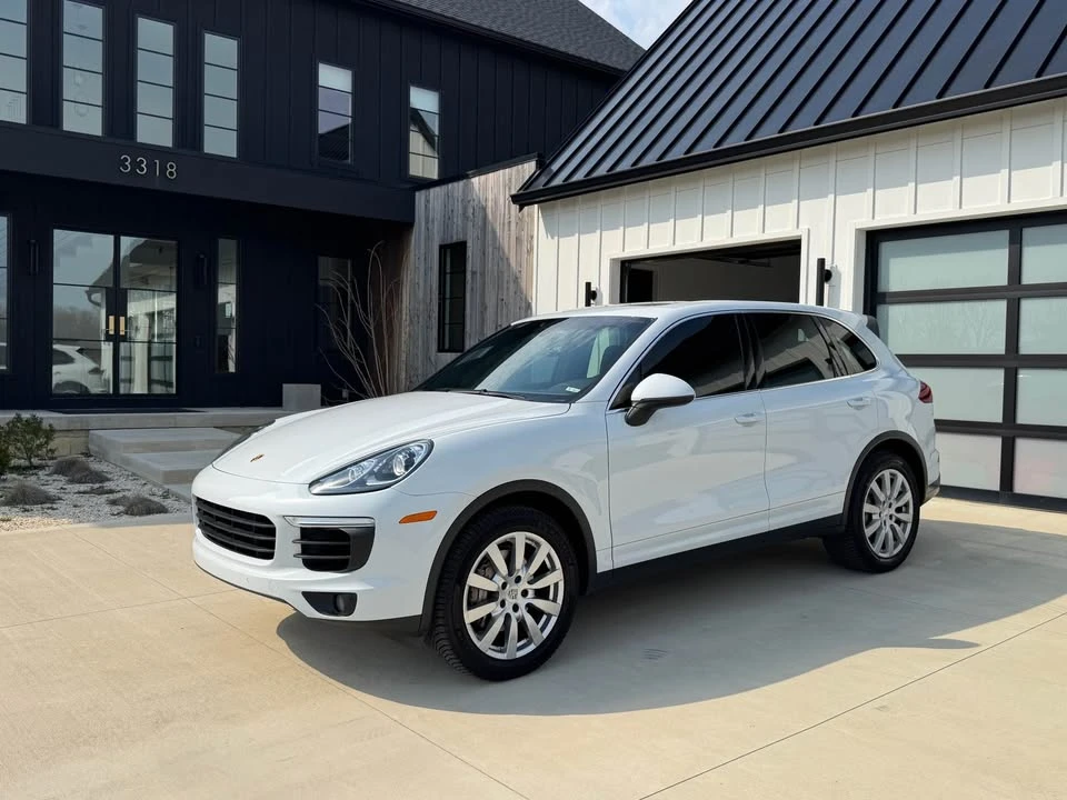 2015 Porsche 958 Cayenne S - Image 3 of 14