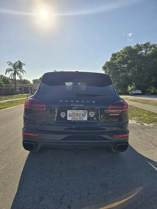 2015 Porsche 958 Cayenne S - Image 6 of 11