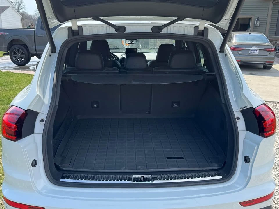 2015 Porsche 958 Cayenne S - Image 10 of 14