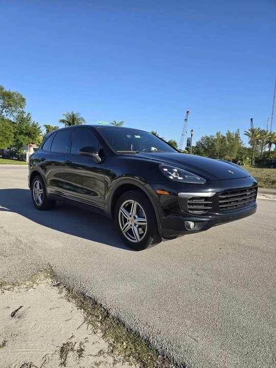 2015 Porsche 958 Cayenne S - Image 3 of 11