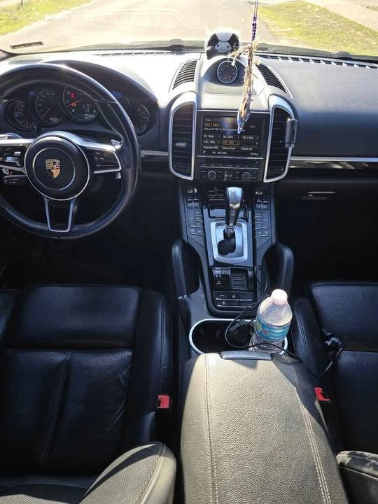 2015 Porsche 958 Cayenne S - Image 10 of 11
