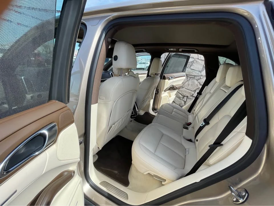 2015 Porsche 958 Cayenne S - Image 7 of 16