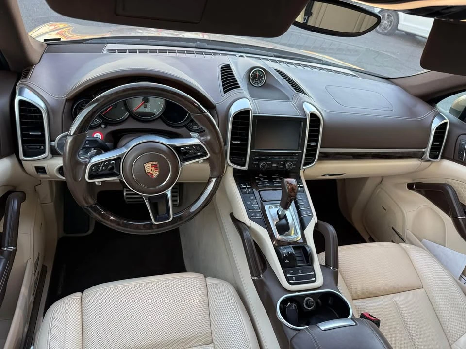 2015 Porsche 958 Cayenne S - Image 9 of 15