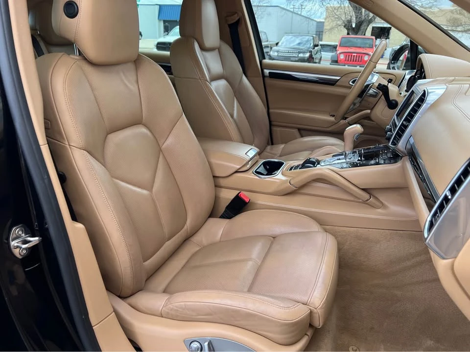 2015 Porsche 958 Cayenne S - Image 10 of 16