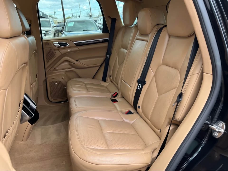 2015 Porsche 958 Cayenne S - Image 8 of 16