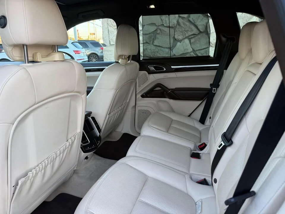 2015 Porsche 958 Cayenne S - Image 13 of 15