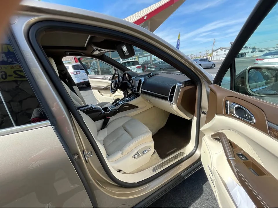 2015 Porsche 958 Cayenne S - Image 6 of 16