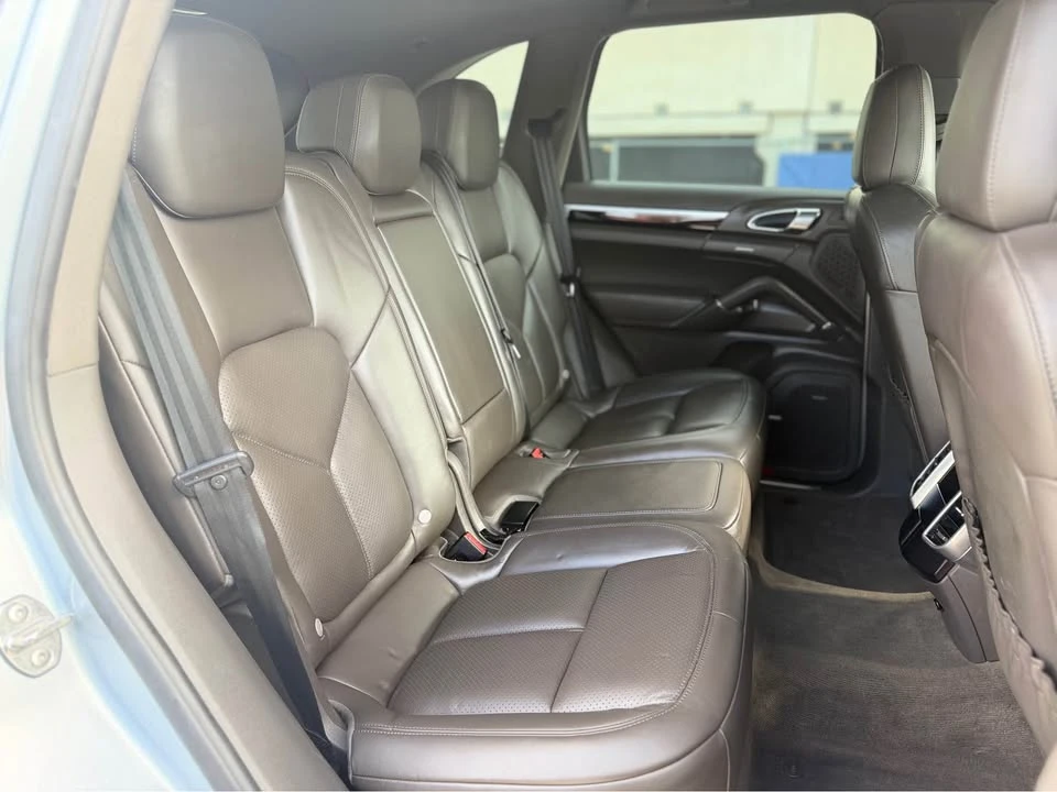 2015 Porsche 958 Cayenne S - Image 10 of 20