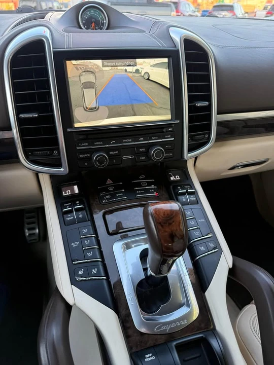 2015 Porsche 958 Cayenne S - Image 11 of 15