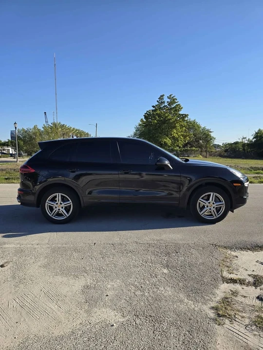 2015 Porsche 958 Cayenne S - Image 4 of 11