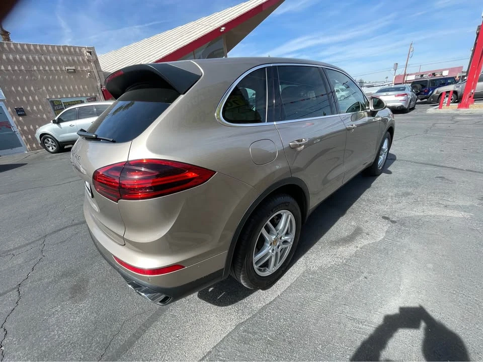 2015 Porsche 958 Cayenne S - Image 3 of 16