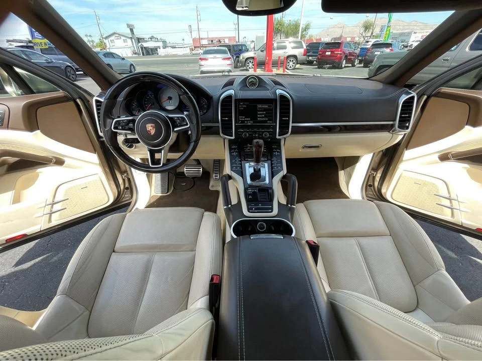2015 Porsche 958 Cayenne S - Image 9 of 16