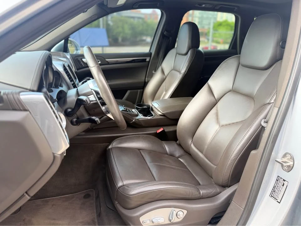 2015 Porsche 958 Cayenne S - Image 9 of 20