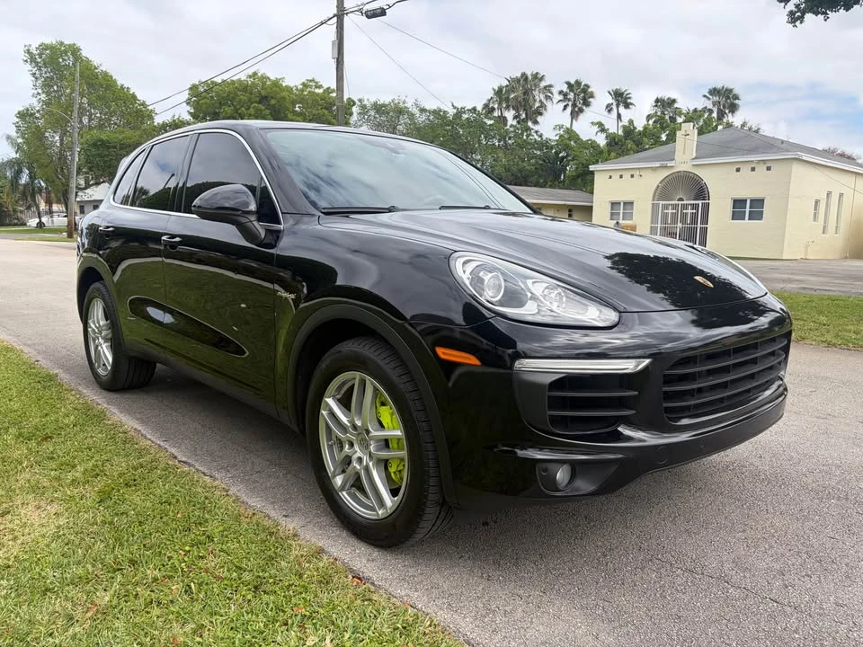 2015 Porsche 958 Cayenne S - Image 4 of 10
