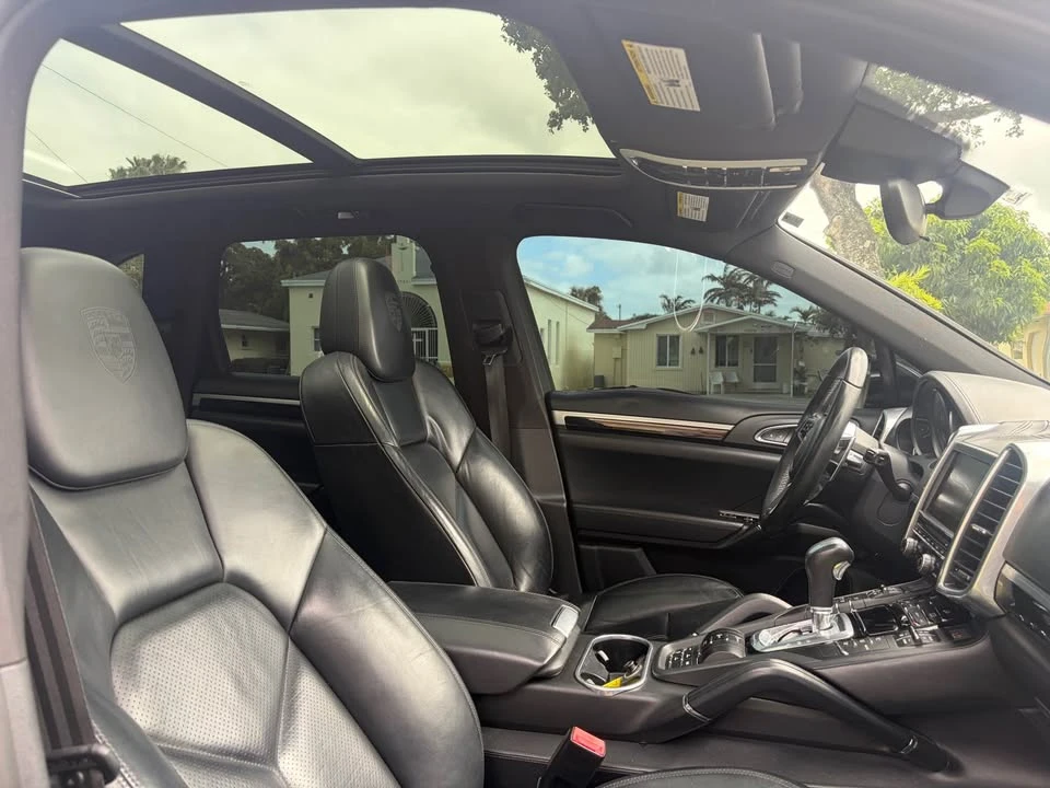 2015 Porsche 958 Cayenne S - Image 8 of 10