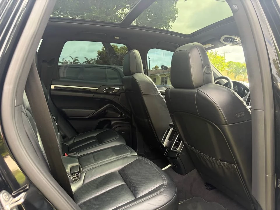 2015 Porsche 958 Cayenne S - Image 5 of 10