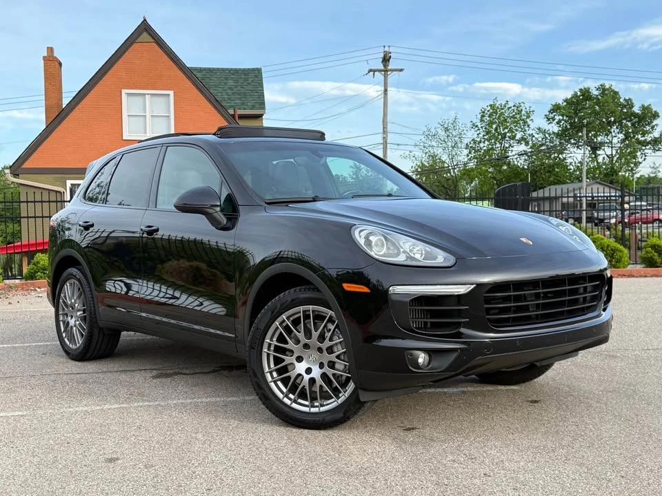 2015 Porsche 958 Cayenne S - Image 2 of 19