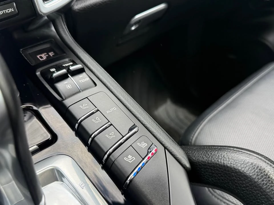 2015 Porsche 958 Cayenne S - Image 17 of 19