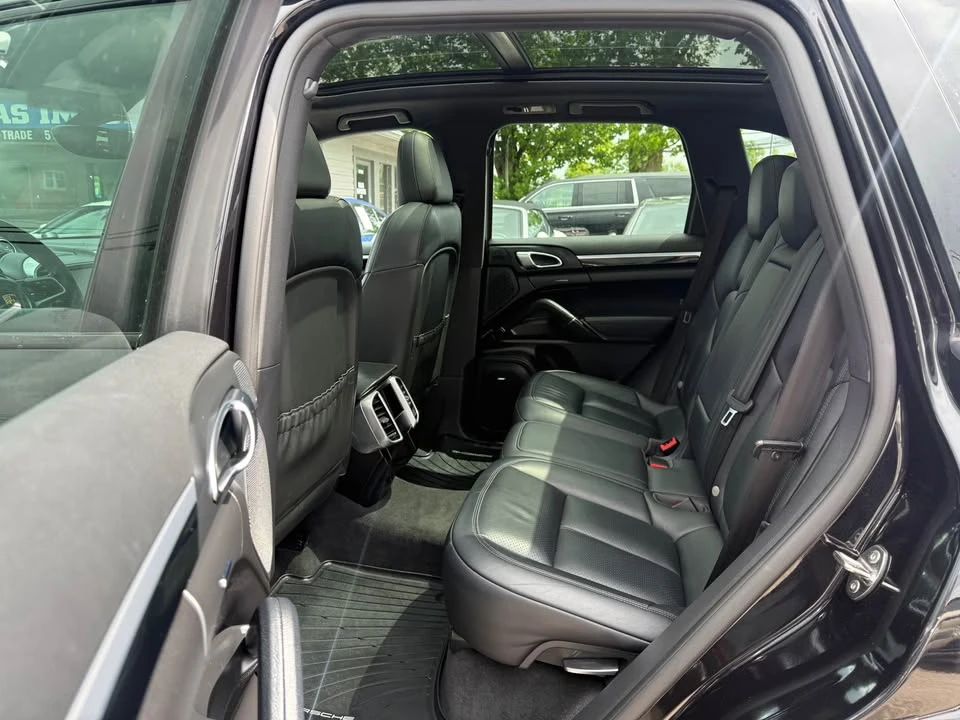 2015 Porsche 958 Cayenne S - Image 8 of 19