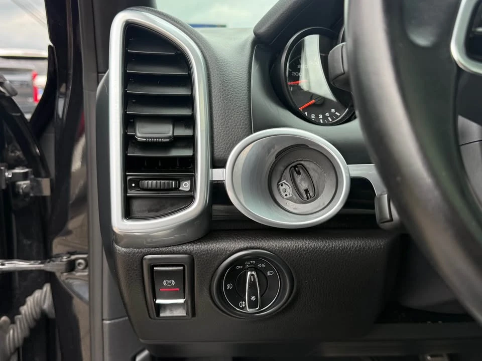 2015 Porsche 958 Cayenne S - Image 12 of 19