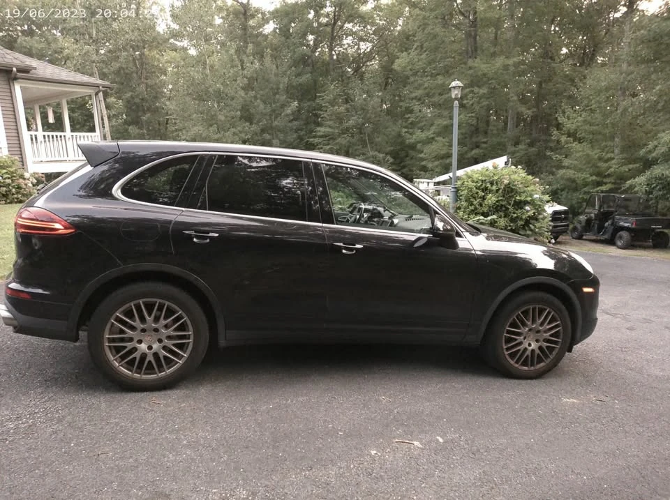 2015 Porsche 958 Cayenne S - Image 3 of 5