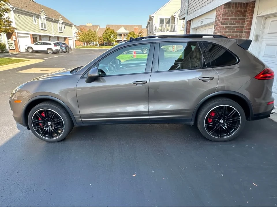2015 Porsche 958 Cayenne Turbo - Image 2 of 18