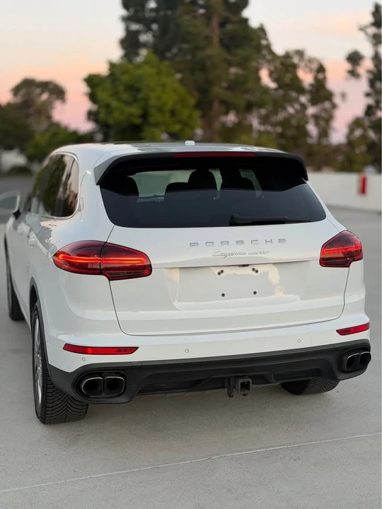 2015 Porsche 958 Cayenne Turbo - Image 9 of 20