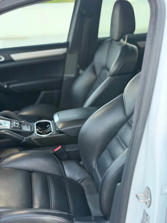 2015 Porsche 958 Cayenne Turbo - Image 10 of 20