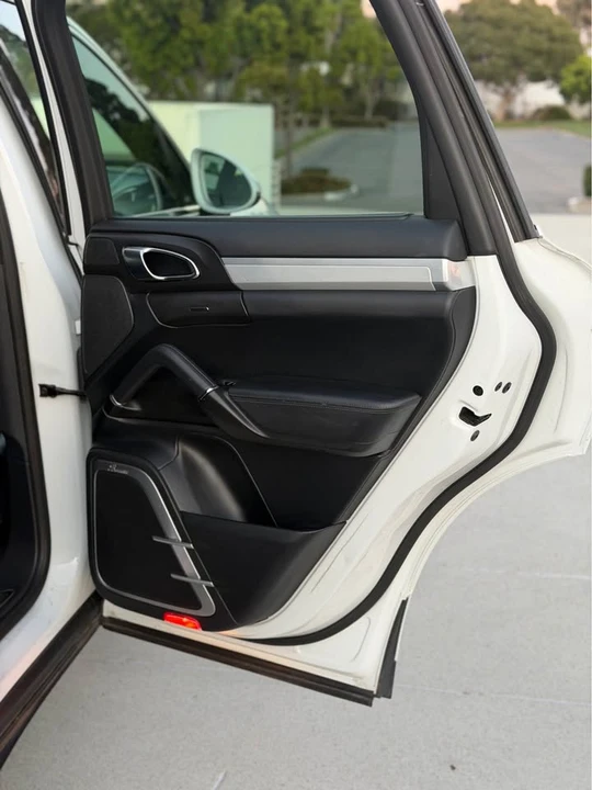 2015 Porsche 958 Cayenne Turbo - Image 12 of 20