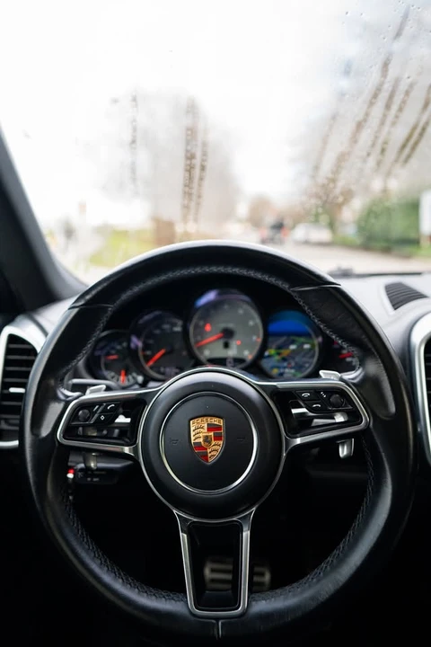 2015 Porsche 958 Cayenne S - Image 8 of 14