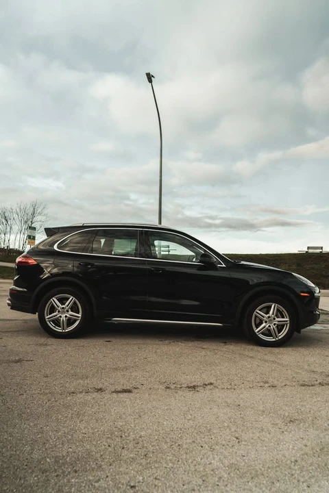 2015 Porsche 958 Cayenne S - Image 4 of 14