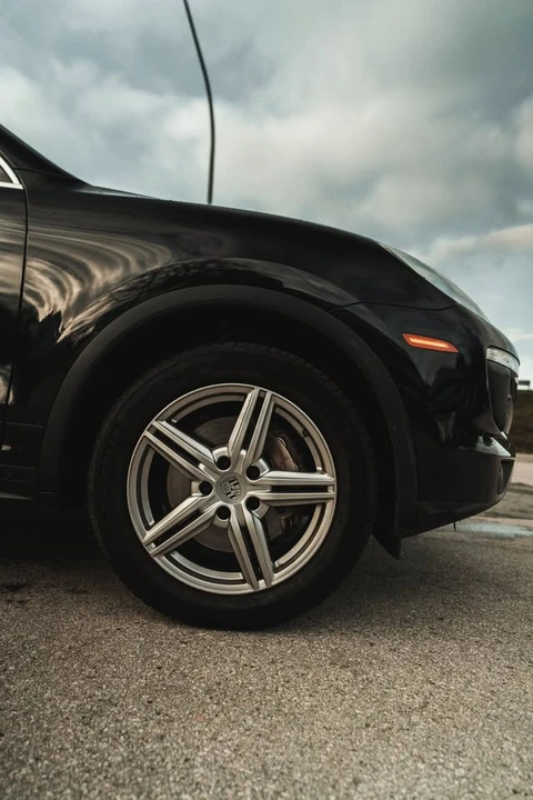 2015 Porsche 958 Cayenne S - Image 5 of 14