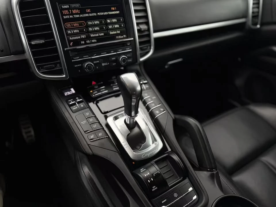 2015 Porsche 958 Cayenne S - Image 17 of 20