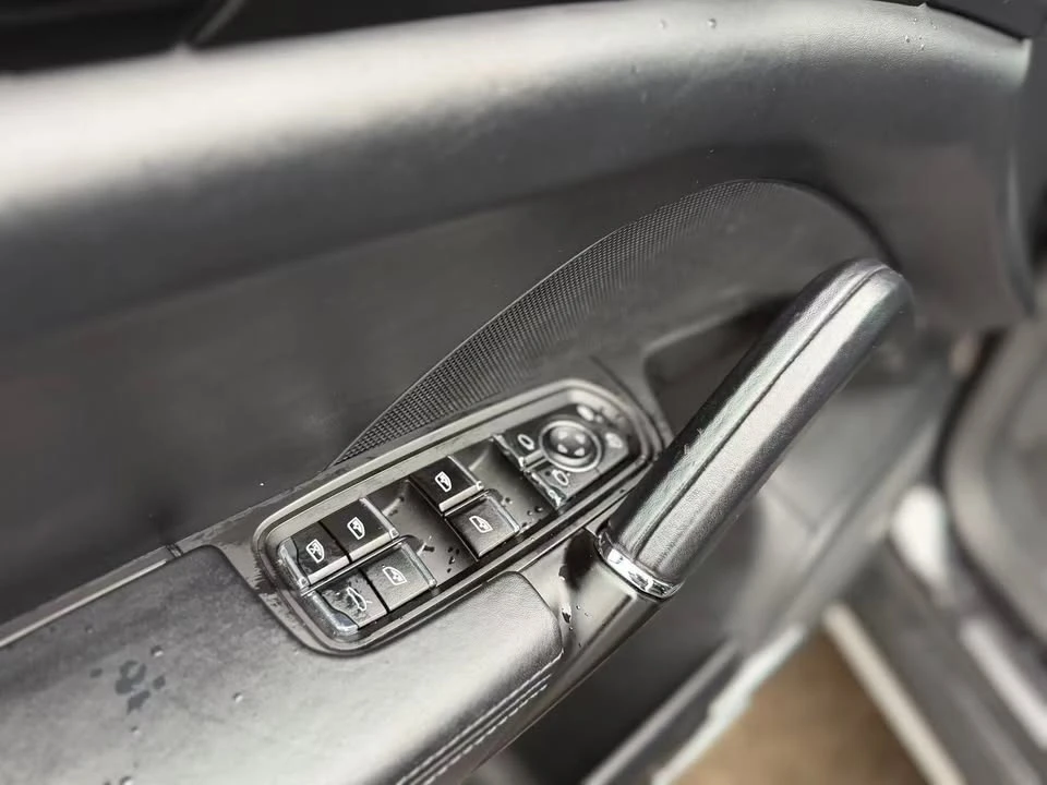2015 Porsche 958 Cayenne S - Image 16 of 17