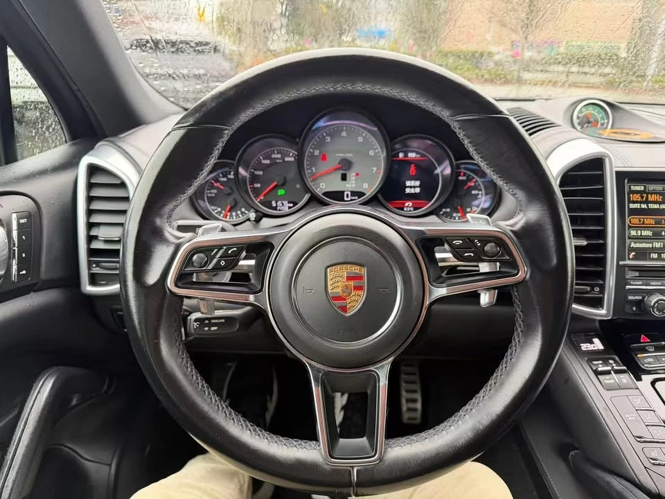 2015 Porsche 958 Cayenne S - Image 2 of 17