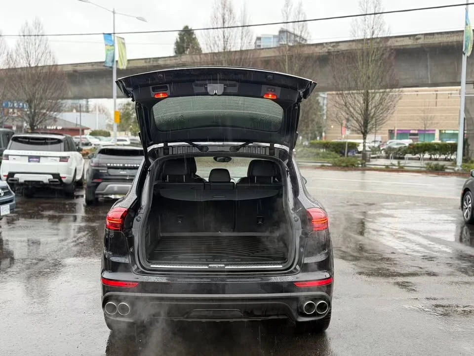 2015 Porsche 958 Cayenne S - Image 6 of 17