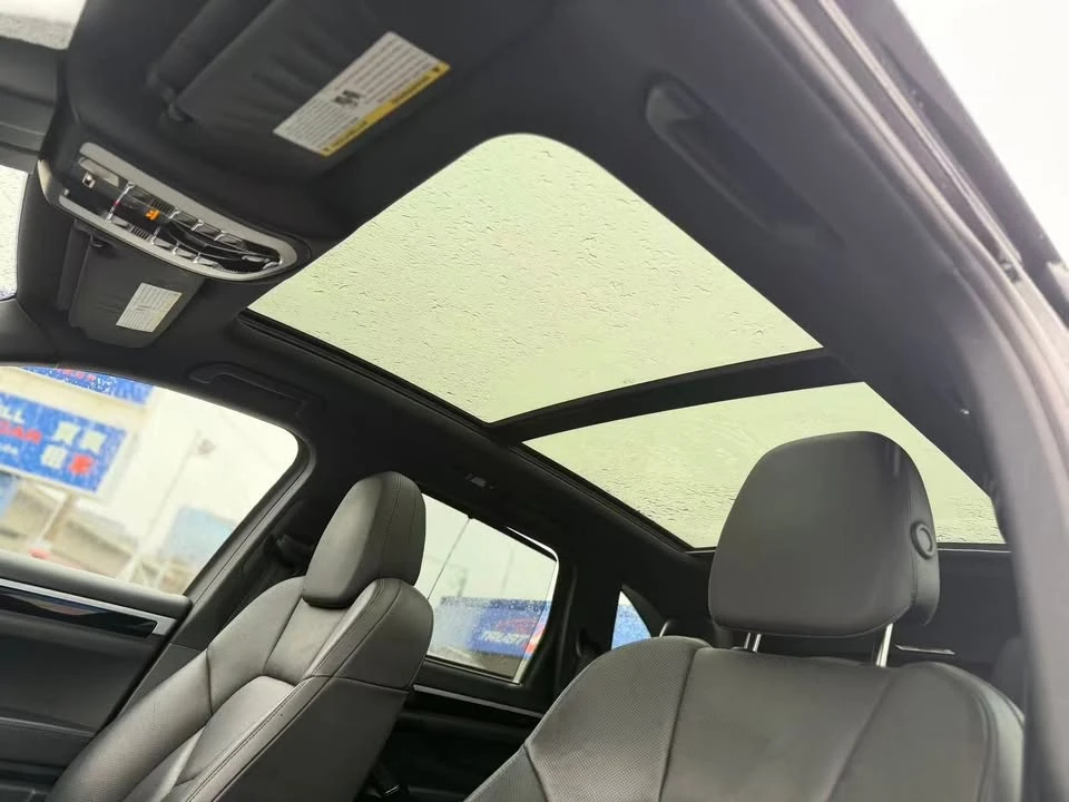 2015 Porsche 958 Cayenne S - Image 7 of 17
