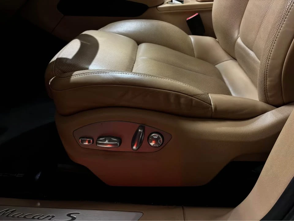 2015 Porsche 958 Cayenne S - Image 8 of 12
